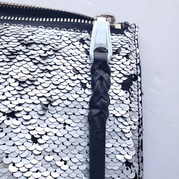 NWOT Rebecca Minkoff silver and black large reversible sequin clutch - Picture 4 of 11